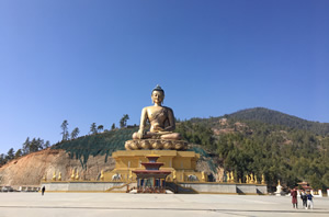 Auf dem grossen Platz vor dem Buddha Point